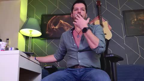 Snapshot of aaronbomer chatting on January 18, 3:27 pm Aaron online show from January 18, 3:27 pm