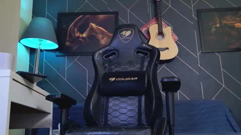 Snapshot of aaronbomer chatting on February 18, 7:26 am Aaron online show from February 18, 7:26 am