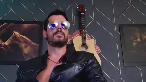 Snapshot of aaronbomer chatting on February 27, 8:36 am Aaron online show from February 27, 8:36 am