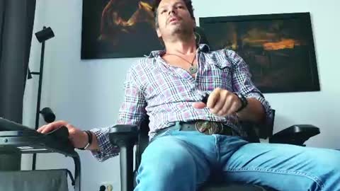 Snapshot of aaronbomer chatting on July 9, 7:45 am Aaron online show from July 9, 7:45 am