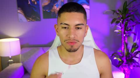 AARON  online show from January 8, 2:25 am