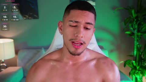 AARON  online show from January 19, 7:58 pm