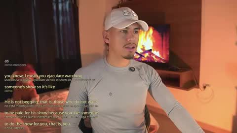 Snapshot of aaronfox_ chatting on May 17, 12:12 pm AARON online show from May 17, 12:12 pm