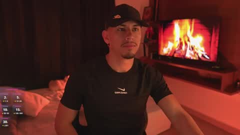 Snapshot of aaronfox_ chatting on May 22, 1:24 am AARON online show from May 22, 1:24 am