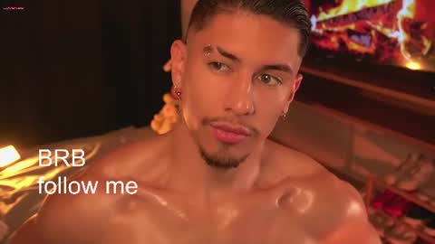 Snapshot of aaronfox_ chatting on June 17, 12:57 am AARON online show from June 17, 12:57 am
