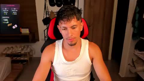Snapshot of aaronfox_ chatting on July 26, 12:30 am AARON online show from July 26, 12:30 am