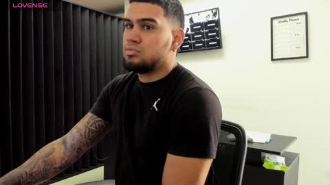 ig aaron hunter123 online show from March 6, 6:37 pm