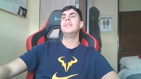 Snapshot of aaronlavine chatting on April 20, 3:04 pm aaronlavine online show from April 20, 3:04 pm