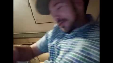 aaronshere888888 online show from March 19, 9:35 am