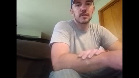 Snapshot of aaronshere888888 chatting on May 19, 2:23 pm aaronshere888888 online show from May 19, 2:23 pm