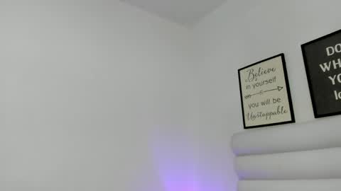 Snapshot of abbey_walker chatting on June 2, 11:34 am abbey_walker online show from June 2, 11:34 am