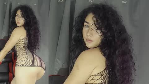 Snapshot of abbi_moon chatting on May 22, 11:05 am Martina online show from May 22, 11:05 am