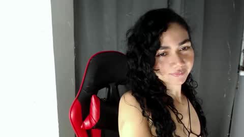 Snapshot of abbi_mooncb chatting on June 8, 1:11 pm Abbi mooncb online show from June 8, 1:11 pm