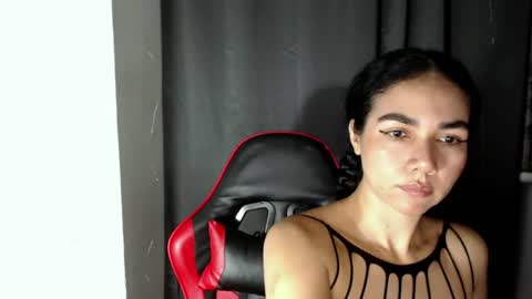 Snapshot of abbi_mooncb chatting on June 15, 1:35 pm Abbi mooncb online show from June 15, 1:35 pm