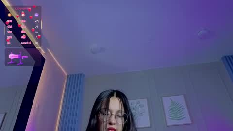 Snapshot of abby_dreamss chatting on June 5, 3:18 pm Abby online show from June 5, 3:18 pm