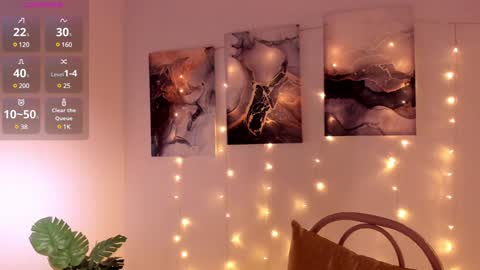 Snapshot of abby_excitease chatting on December 7, 4:25 pm I want to make you addicted to me online show from December 7, 4:25 pm