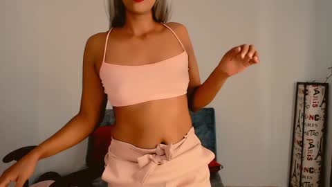 Snapshot of abby_liu chatting on December 30, 6:05 pm May Imstagram online show from December 30, 6:05 pm