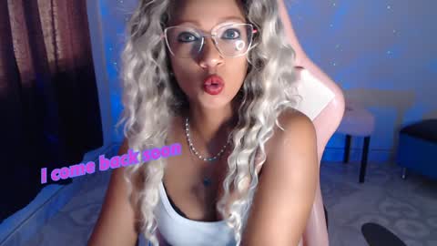 Snapshot of abby_liu chatting on January 16, 9:51 pm May Imstagram online show from January 16, 9:51 pm