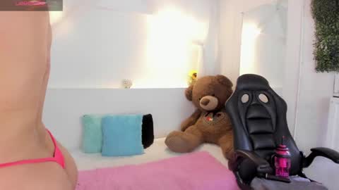 Snapshot of abby_mae_ chatting on May 12, 9:56 pm Abby online show from May 12, 9:56 pm
