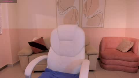 Snapshot of abbydalton chatting on February 9, 8:33 am Abby Dalton online show from February 9, 8:33 am