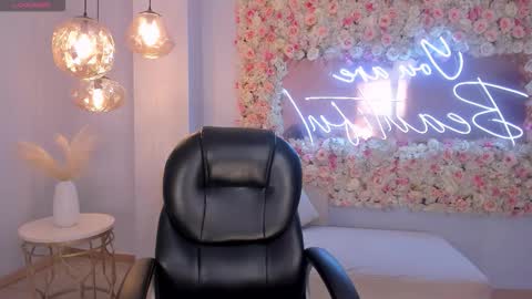 Snapshot of abbydalton chatting on October 7, 11:18 am Abby Dalton online show from October 7, 11:18 am