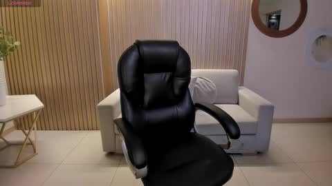 Snapshot of abbydalton chatting on November 1, 11:12 am Abby Dalton online show from November 1, 11:12 am