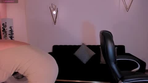 Snapshot of abbydalton chatting on December 4, 8:12 am Abby Dalton online show from December 4, 8:12 am