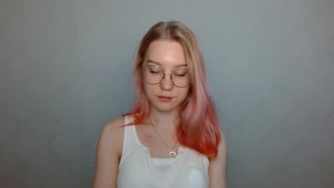 Snapshot of abbymoore__ chatting on December 11, 8:04 am Abby Lovense is active online show from December 11, 8:04 am