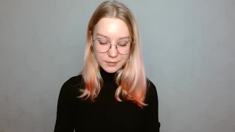 Snapshot of abbymoore__ chatting on January 7, 12:09 pm Abby Lovense is active online show from January 7, 12:09 pm