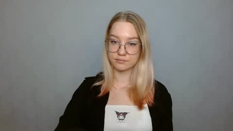 Snapshot of abbymoore__ chatting on January 21, 1:22 pm Abby Lovense is active online show from January 21, 1:22 pm