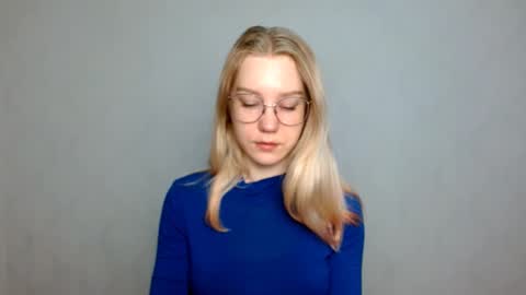 Snapshot of abbymoore__ chatting on February 26, 7:31 am Abby Lovense is active online show from February 26, 7:31 am