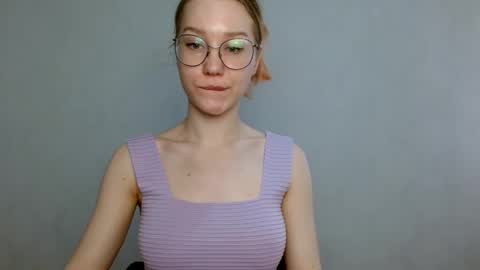 Snapshot of abbymoore__ chatting on March 7, 11:40 am Abby Lovense is active online show from March 7, 11:40 am