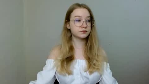 Abby Lovense is active online show from April 23, 10:25 am