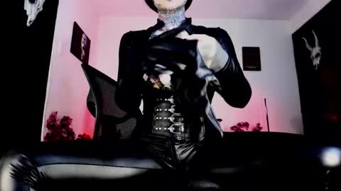 Abby online show from November 19, 2:00 am