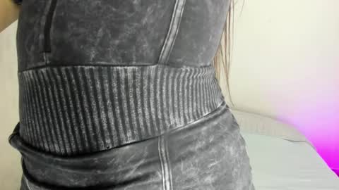 Snapshot of abbyquinn__ chatting on February 19, 3:39 am Abby online show from February 19, 3:39 am