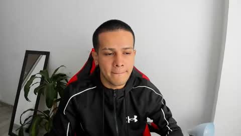 Independence model AbelAsburgo online show from February 1, 8:07 pm