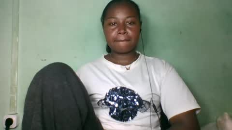 Snapshot of abella677022 chatting on June 29, 10:15 am abella677022 online show from June 29, 10:15 am