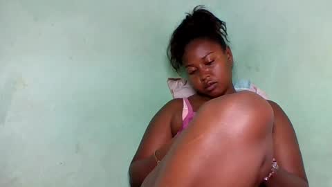 Snapshot of abella677022 chatting on July 25, 5:10 pm abella677022 online show from July 25, 5:10 pm
