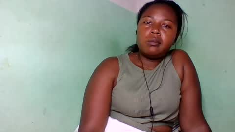 Snapshot of abella677022 chatting on July 28, 11:17 am abella677022 online show from July 28, 11:17 am