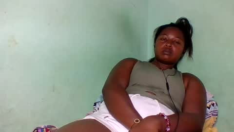 Snapshot of abella677022 chatting on July 28, 12:48 pm abella677022 online show from July 28, 12:48 pm