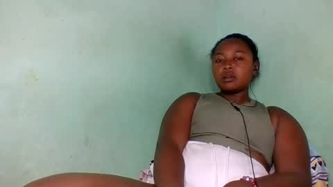 Snapshot of abella677022 chatting on July 28, 2:13 pm abella677022 online show from July 28, 2:13 pm