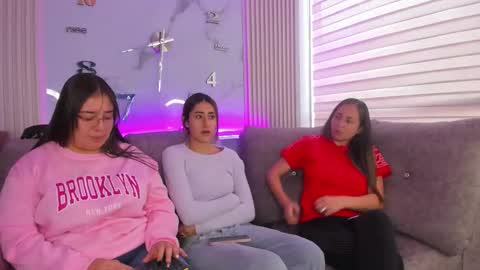 abella_as_ online show from February 23, 1:30 pm