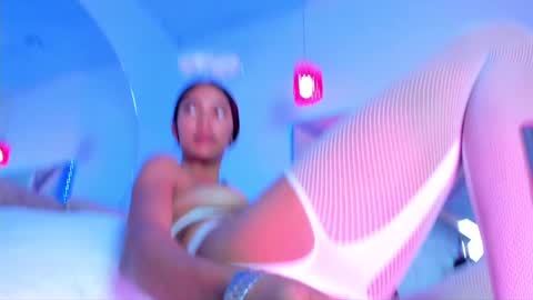 abelladgr online show from January 10, 4:30 pm