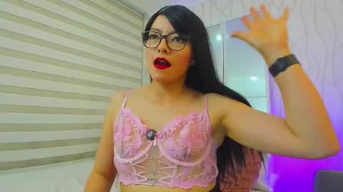 Snapshot of abellaskins chatting on March 8, 2:15 am Sophia online show from March 8, 2:15 am