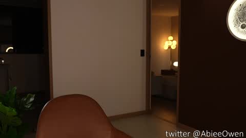Snapshot of abie_owen chatting on May 16, 12:40 am abie_owen online show from May 16, 12:40 am