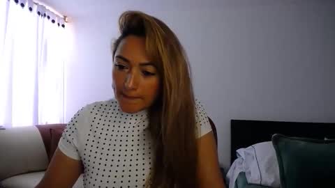 Snapshot of abie_spicy_ chatting on January 19, 1:26 pm ximena online show from January 19, 1:26 pm