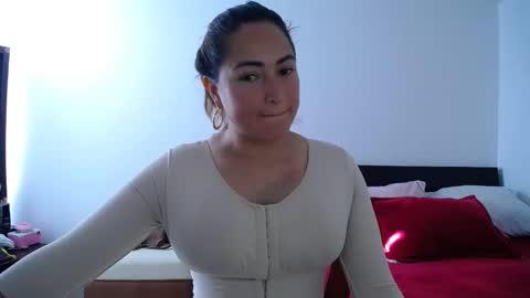 Snapshot of abie_spicy_ chatting on May 18, 12:44 pm ximena online show from May 18, 12:44 pm