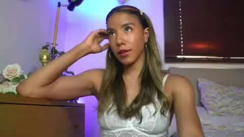 Snapshot of abiee__ chatting on June 19, 9:29 pm Abie online show from June 19, 9:29 pm