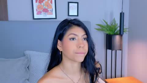abiehils online show from July 21, 11:45 am