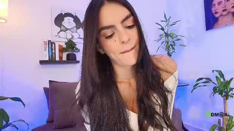 Snapshot of abigail_cruz_ chatting on June 7, 9:29 pm Abigail online show from June 7, 9:29 pm